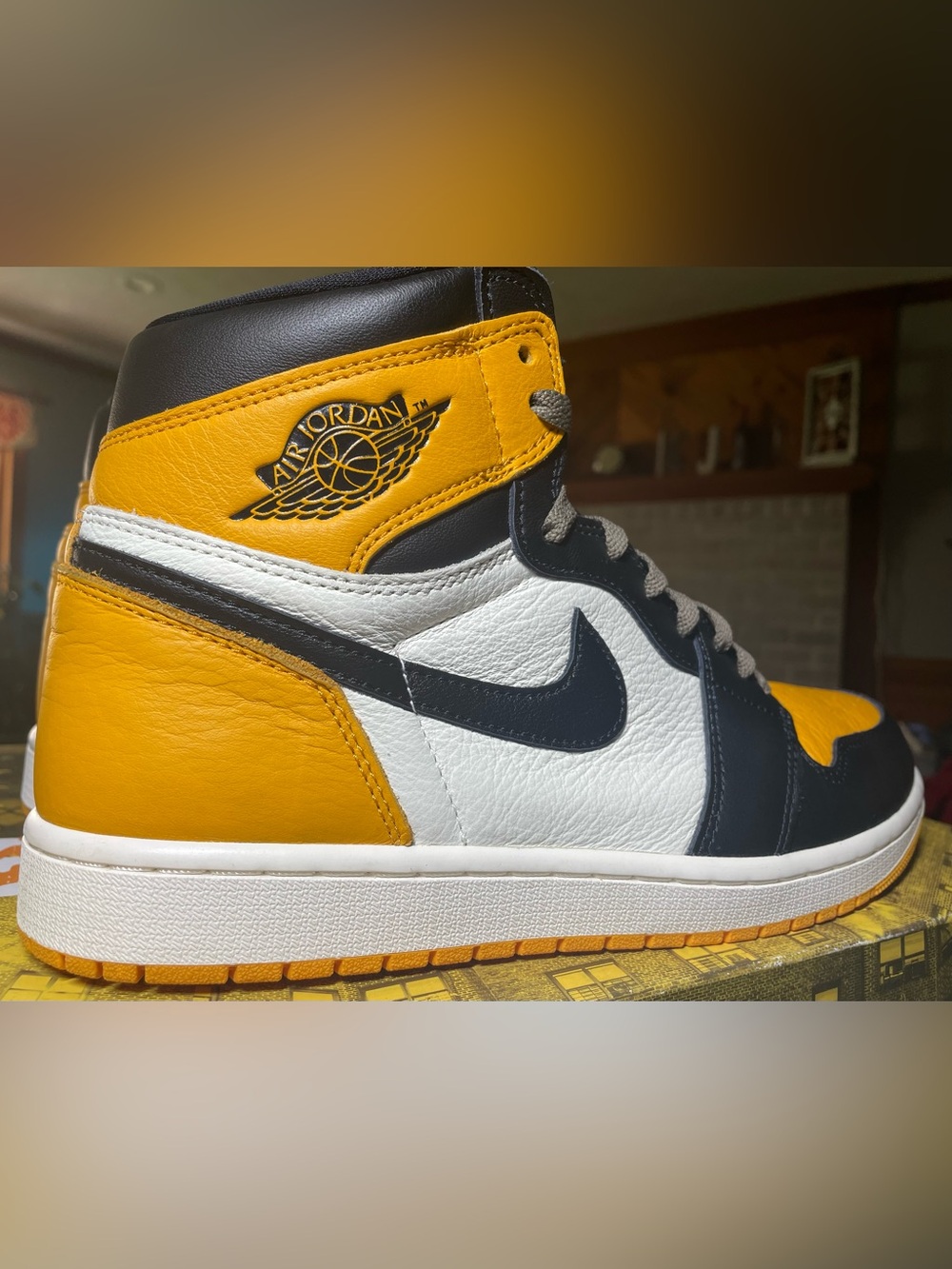 Jordan 1 Retro High Jordan 1 Retro High OG 🚖 Taxi 🚖 11M - Picture 5 of 16